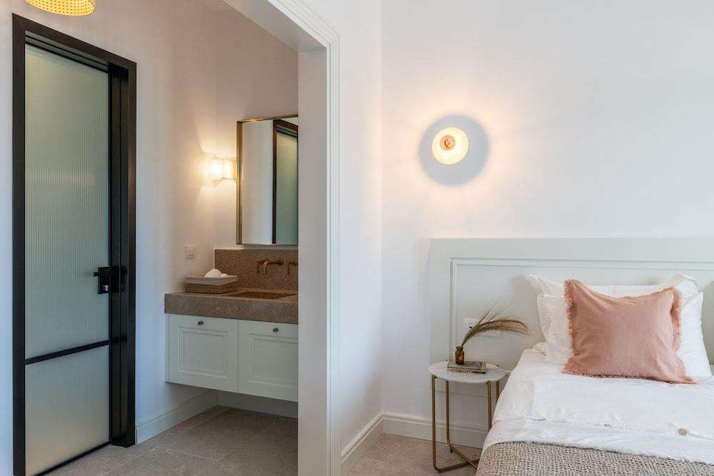 Bonzoe Homes & Villas