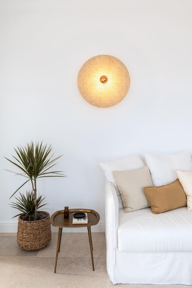 Bonzoe Homes & Villas