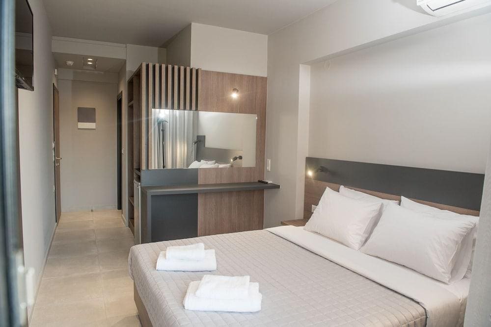 Elizabeth Queen Luxuxy Rooms