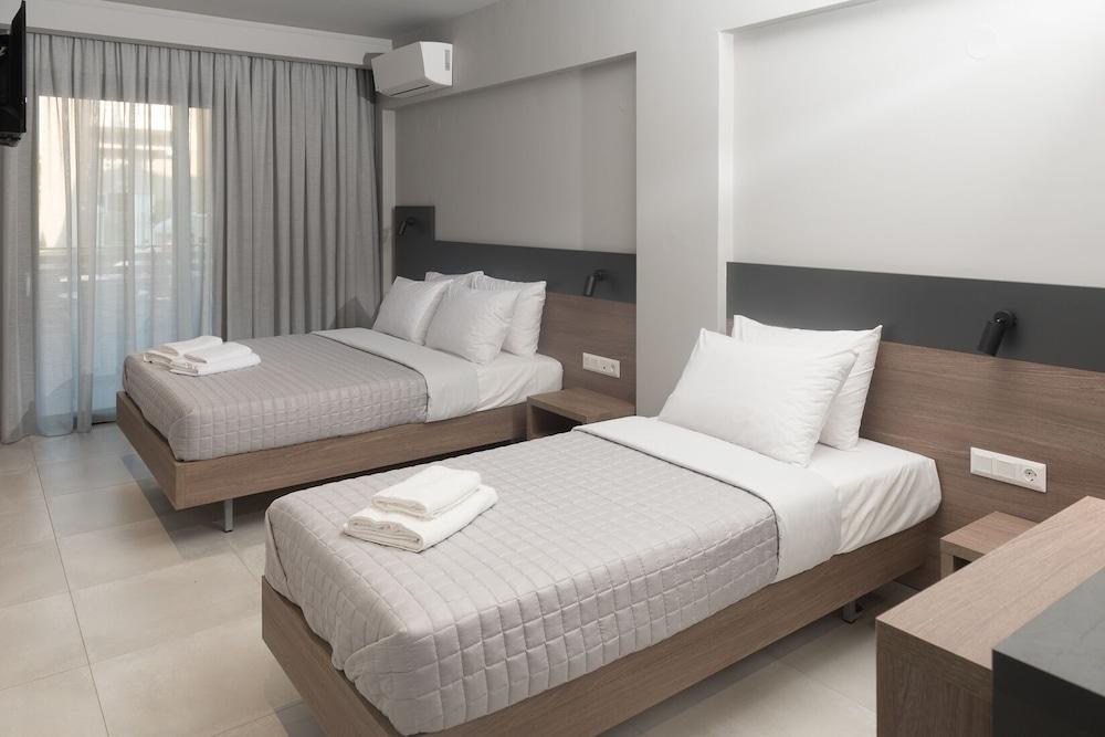 Elizabeth Queen Luxuxy Rooms