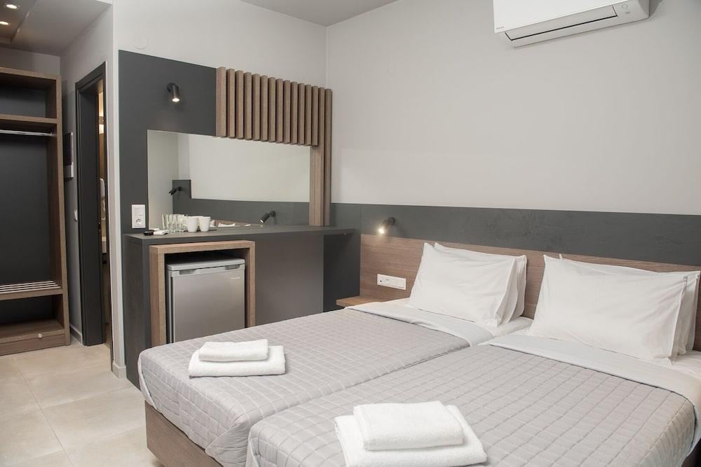 Elizabeth Queen Luxuxy Rooms