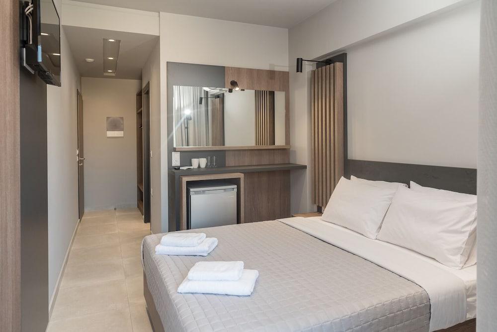 Elizabeth Queen Luxuxy Rooms