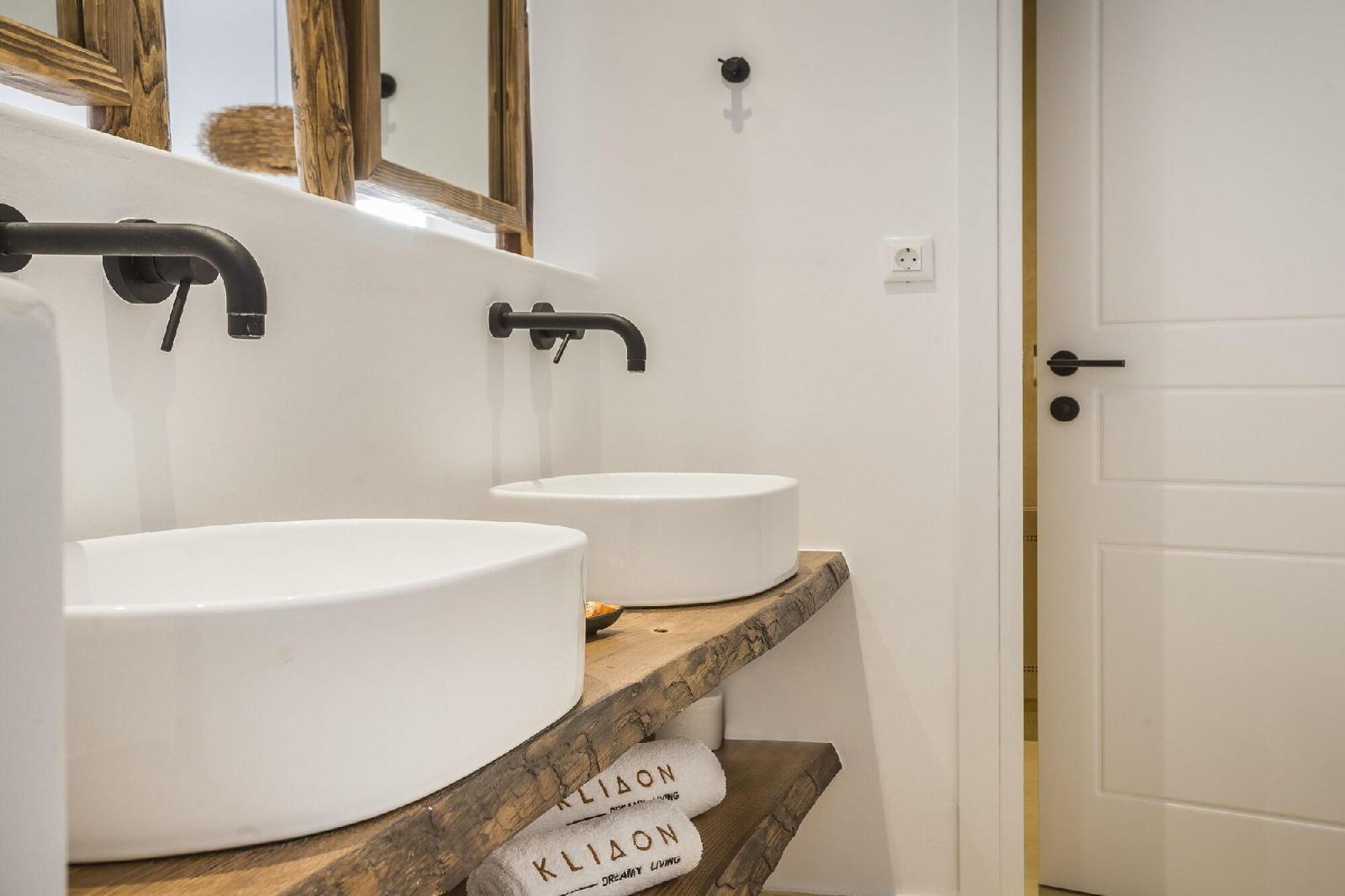 Klidon Dreamy Living Suites