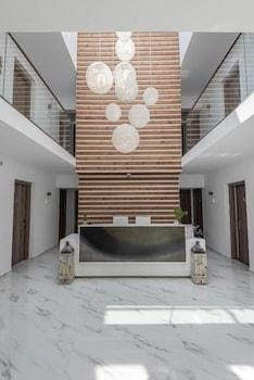 Kyma Rooms & Suites