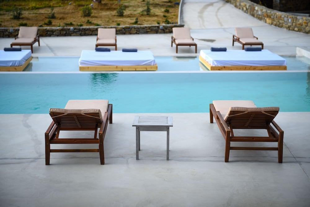 Myconian Crown Suites