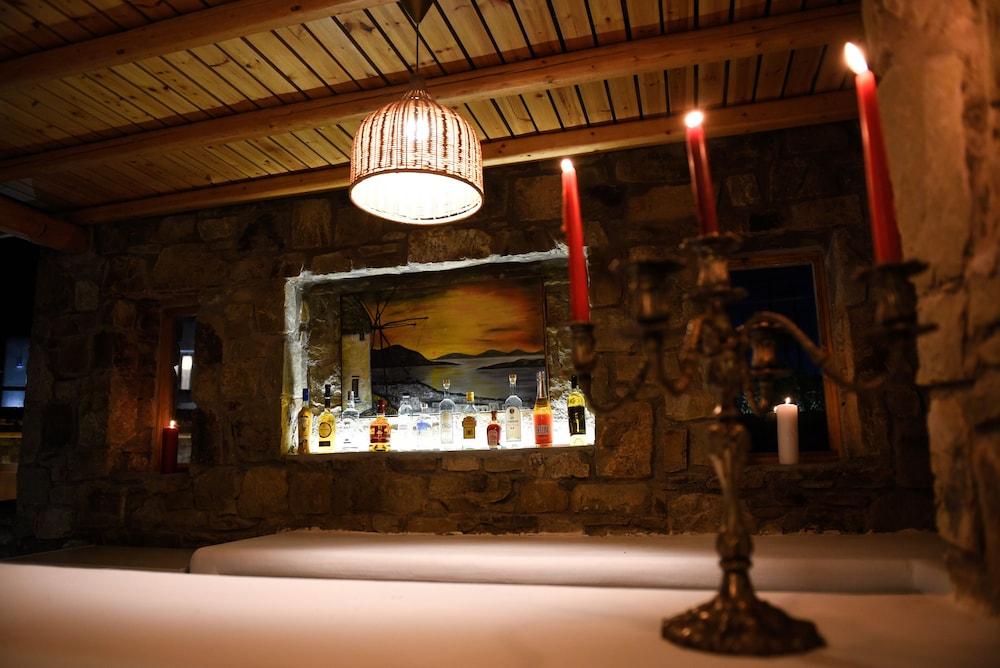 Myconian Crown Suites