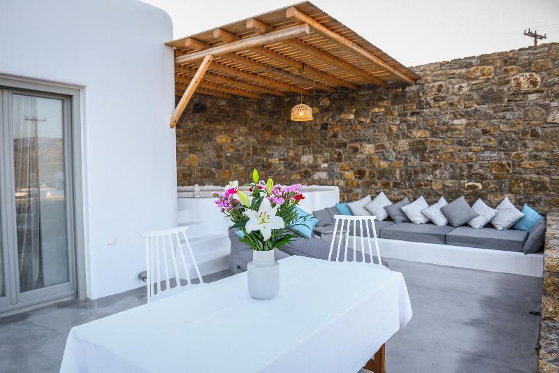 Myconian Crown Suites