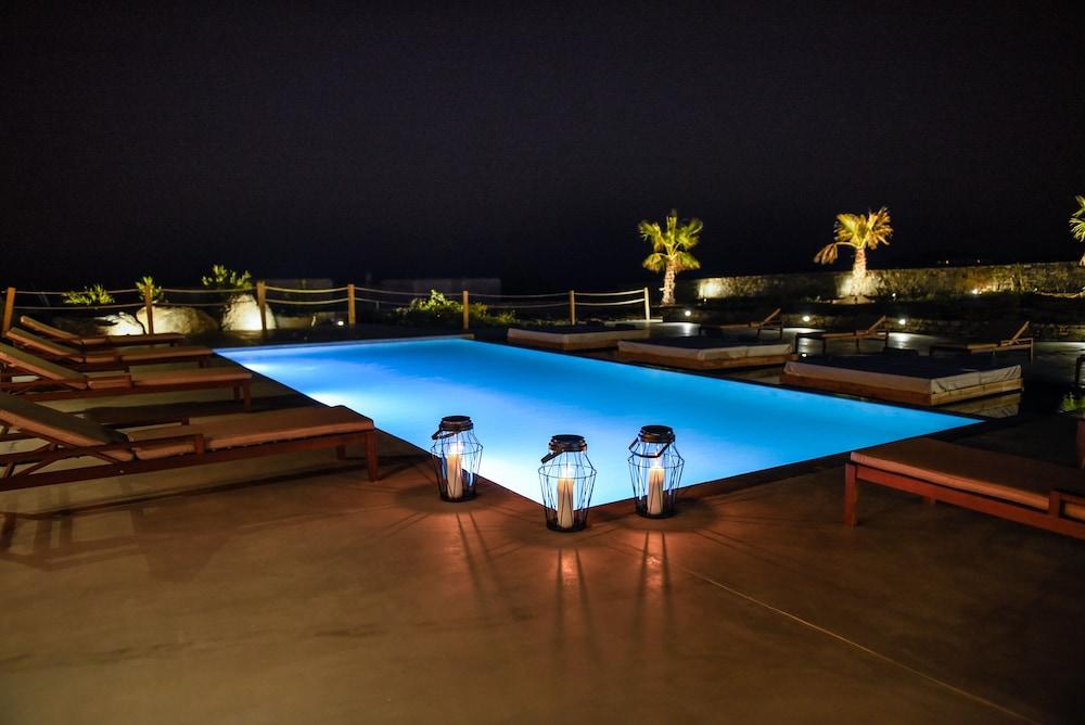 Myconian Crown Suites