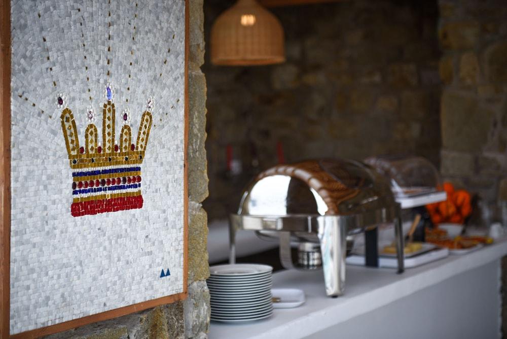 Myconian Crown Suites