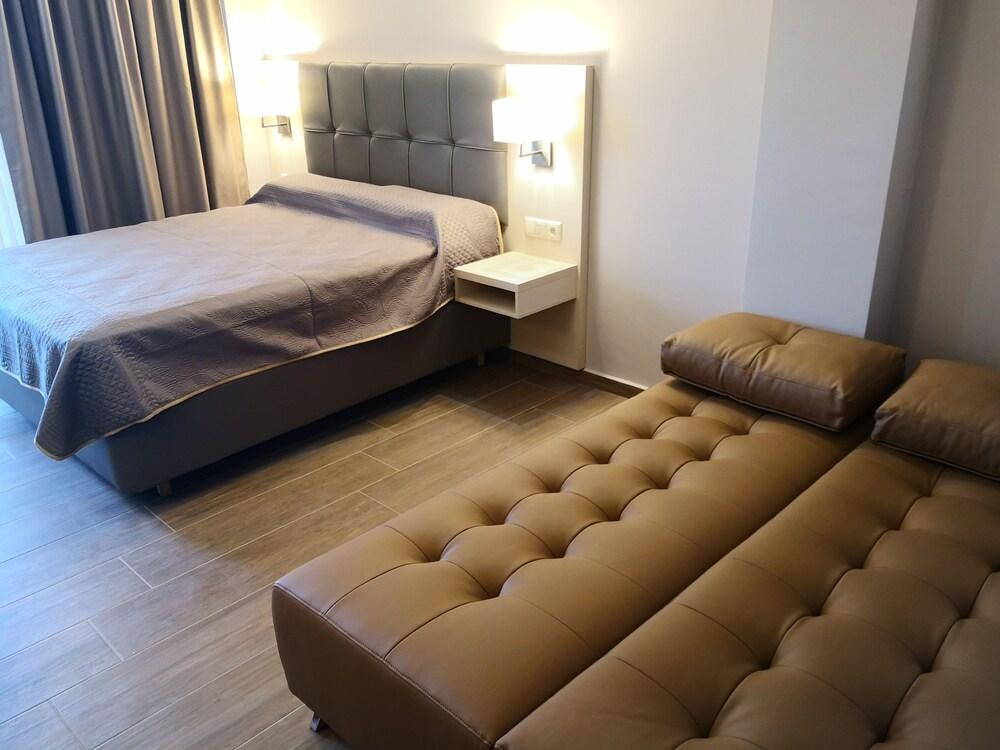 Peloton Inn Hotel