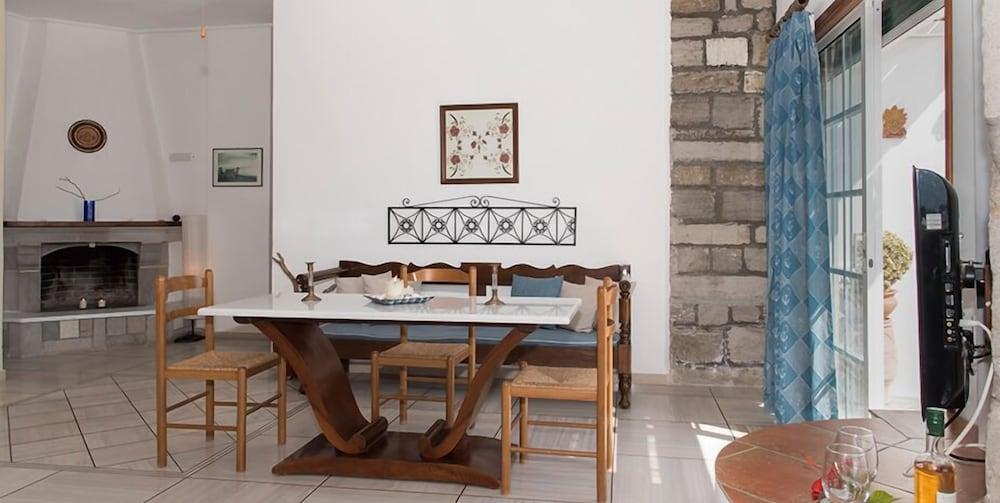 Villa Mina Apartments
