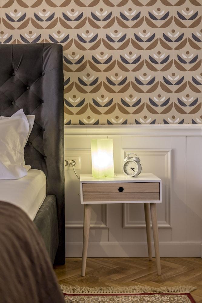 Evala Luxury Rooms With Pool And Garden