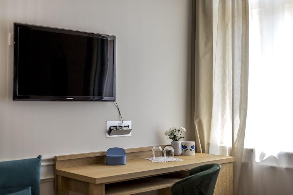 Evala Luxury Rooms With Pool And Garden