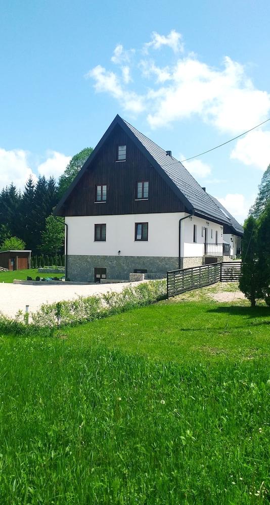 Green Lakes House
