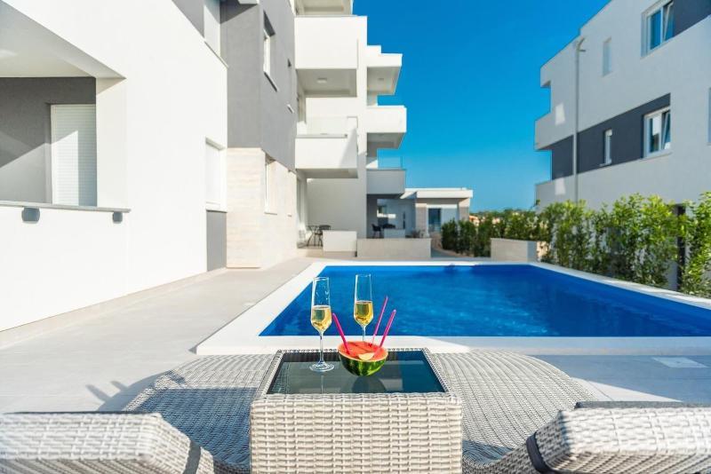 Pool Villas Maris