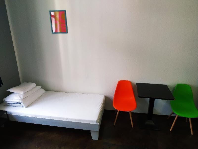 2B Hostel & Rooms