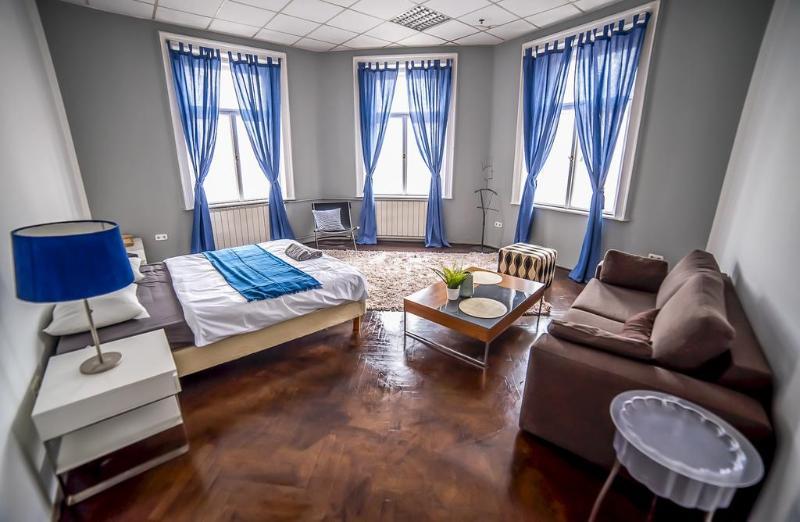 2B Hostel & Rooms