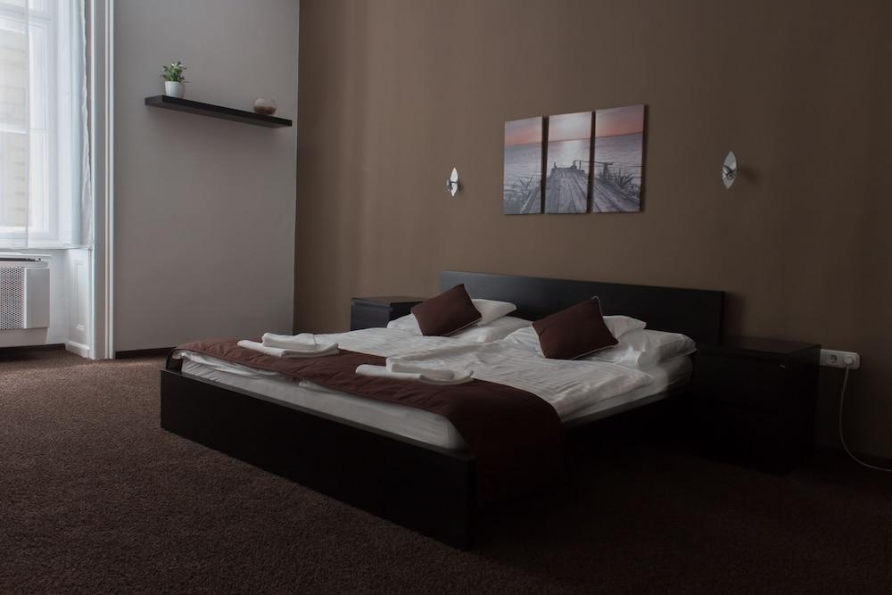 Flow Hostel