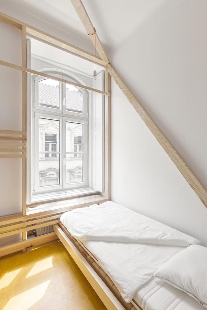 Flow Hostel