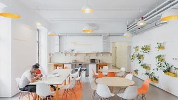 Flow Hostel