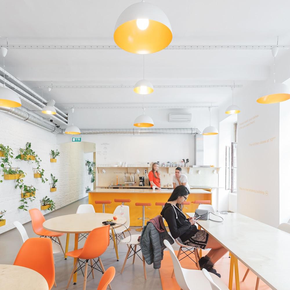 Flow Hostel