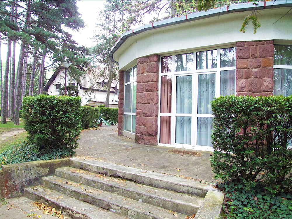 A Green Garden Hotel