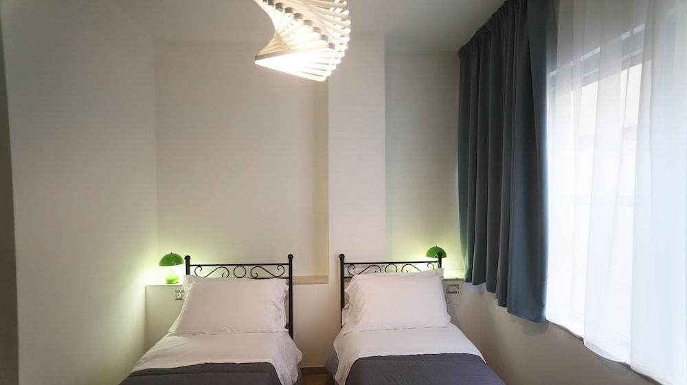 1970 Rooms