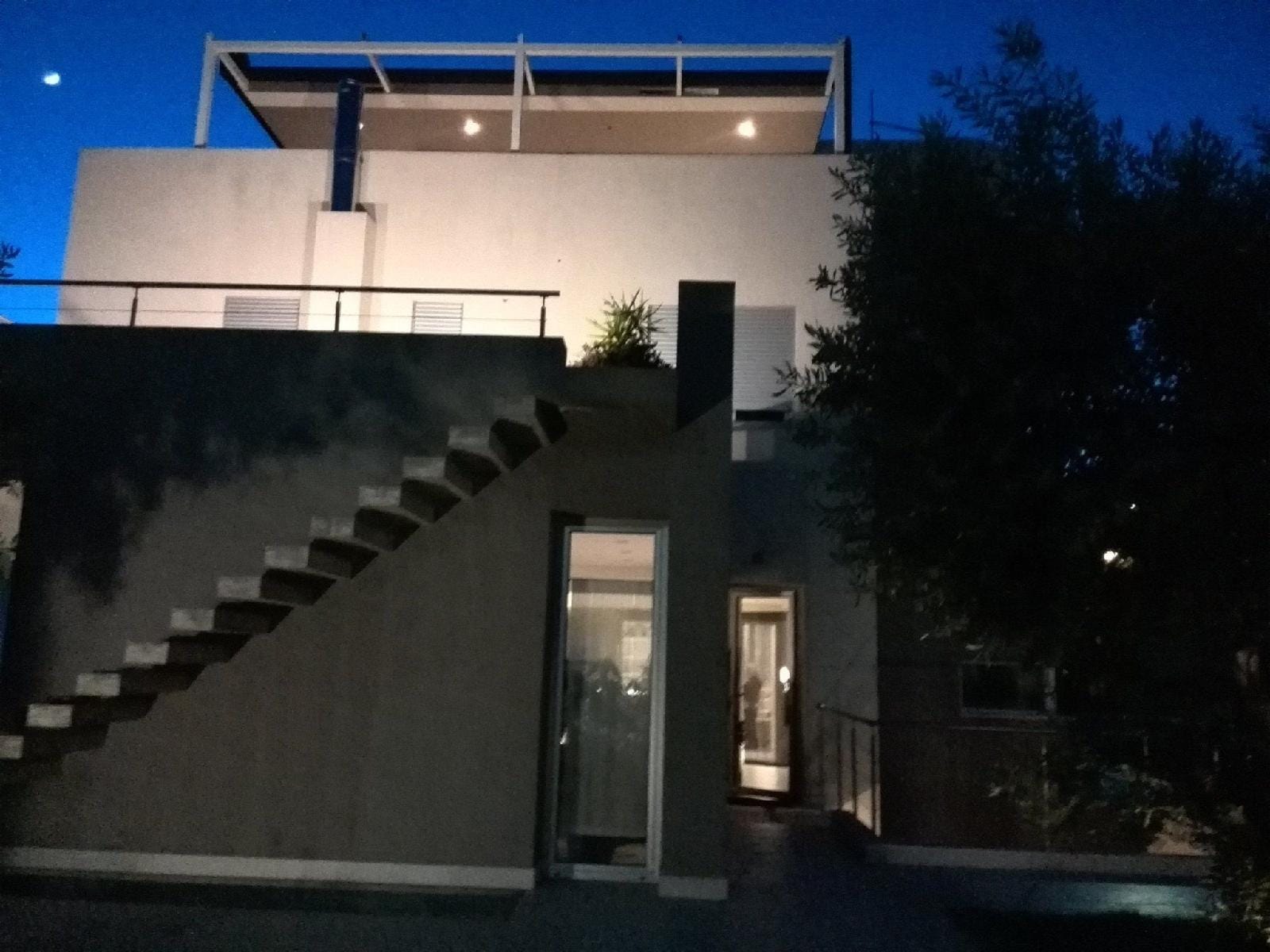 Art House Margine Rosso