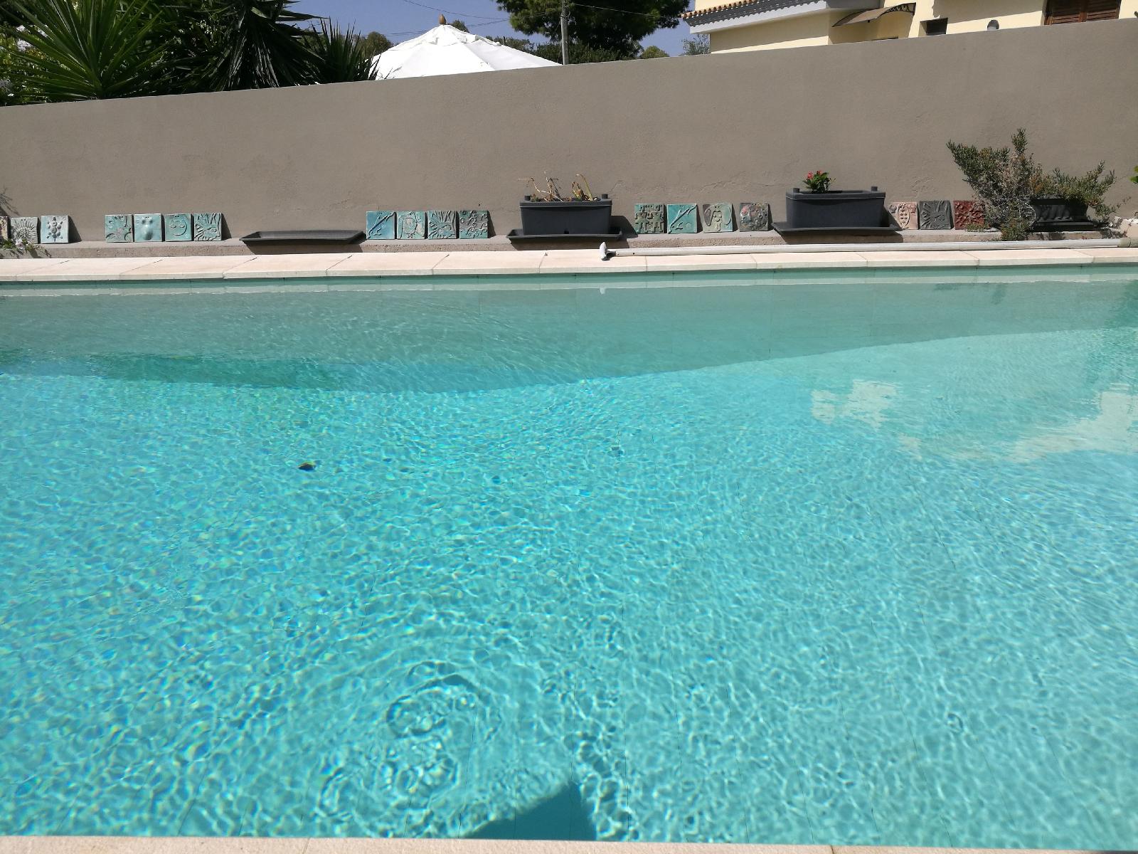 Art House Margine Rosso
