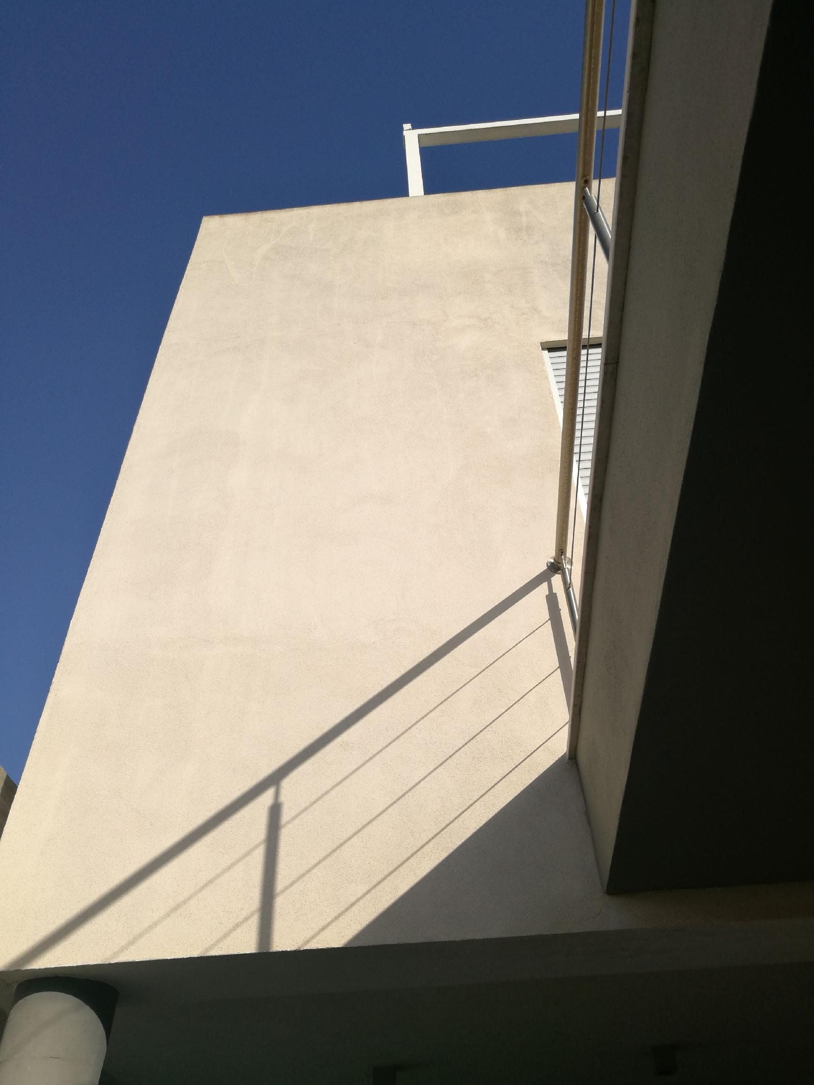 Art House Margine Rosso