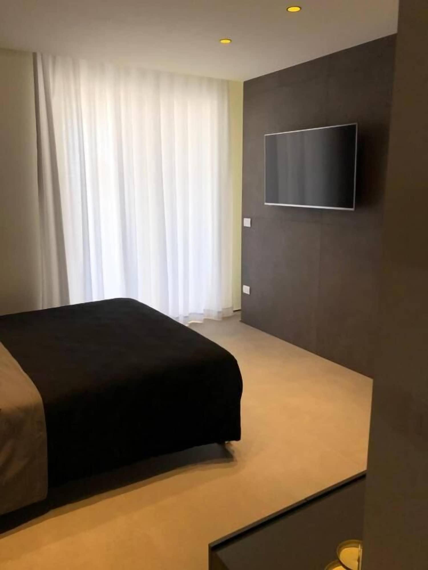 Golden Suites 50