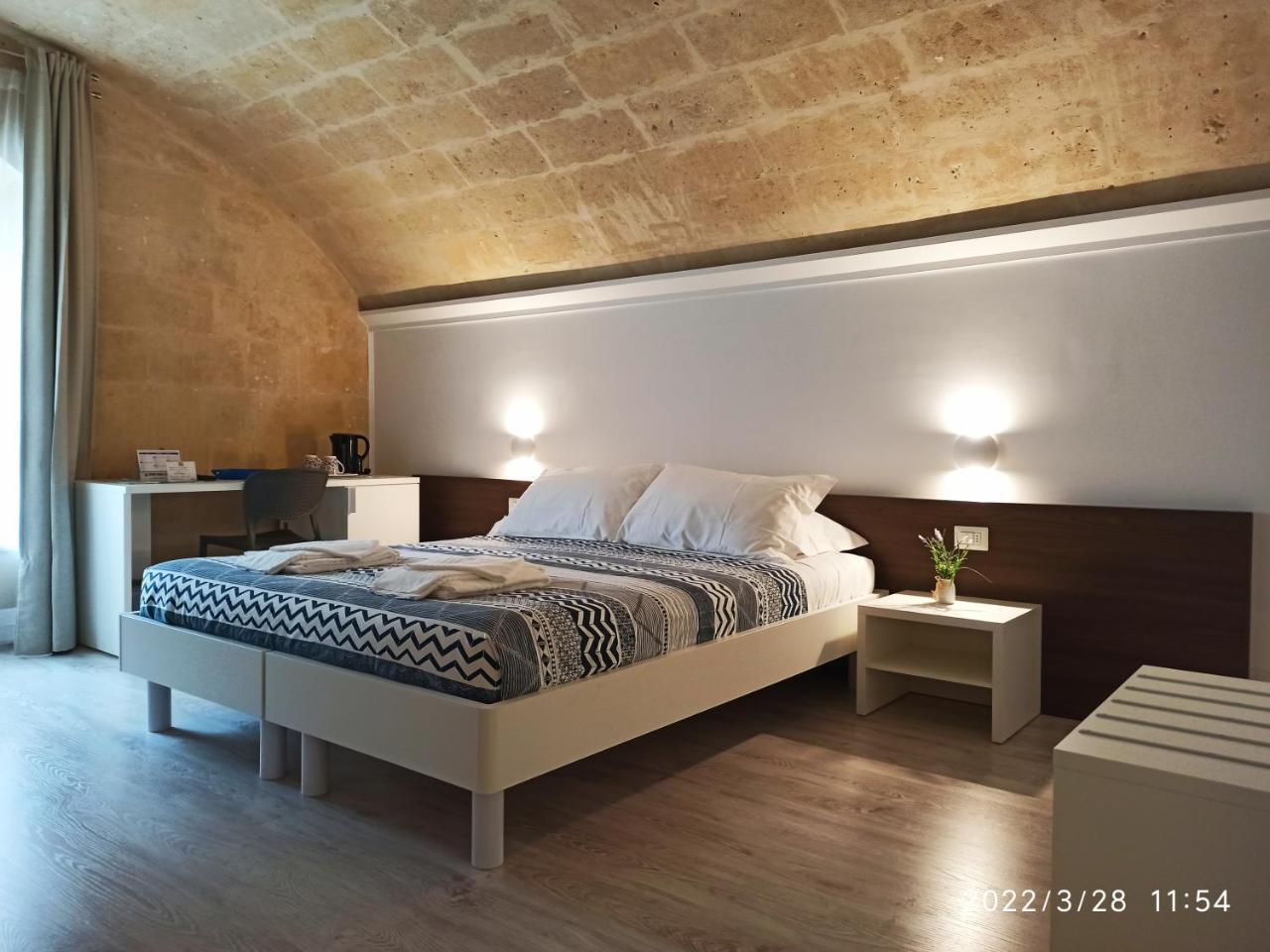 In & Out Matera