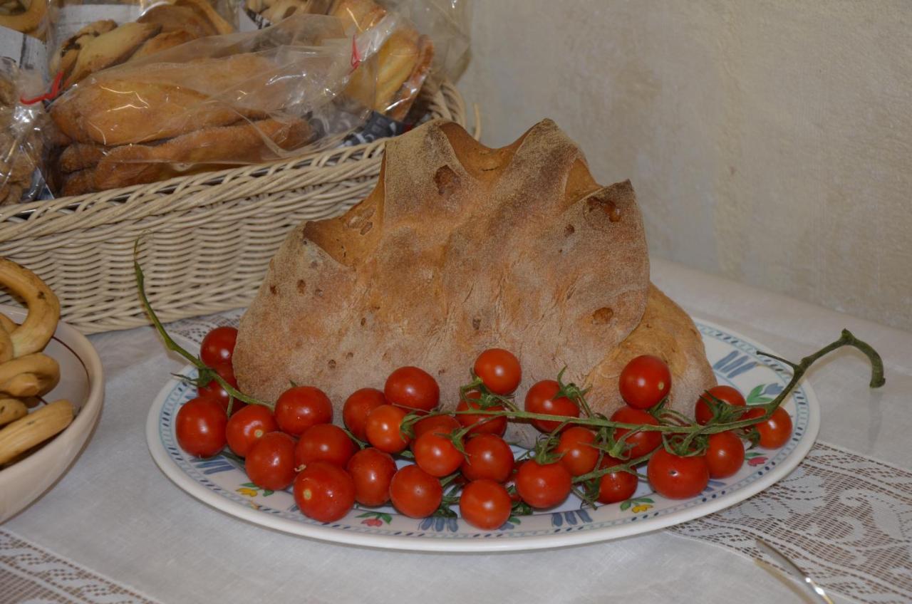 In & Out Matera