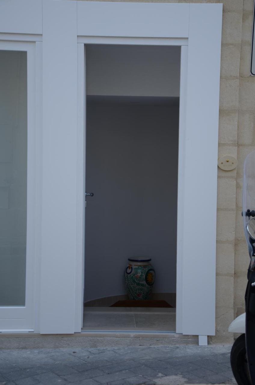 In & Out Matera