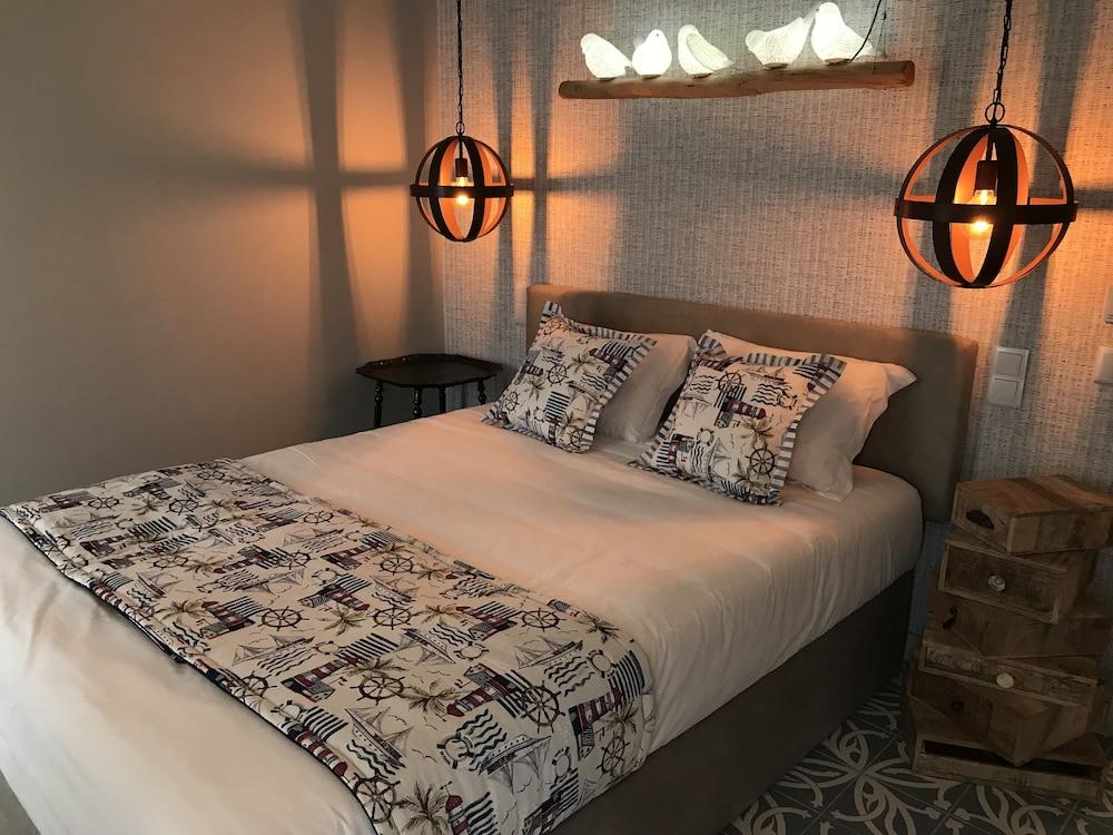 Royal Beach Hostel & Suites