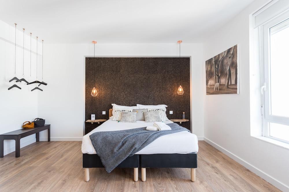 Lisbon Airport Suites