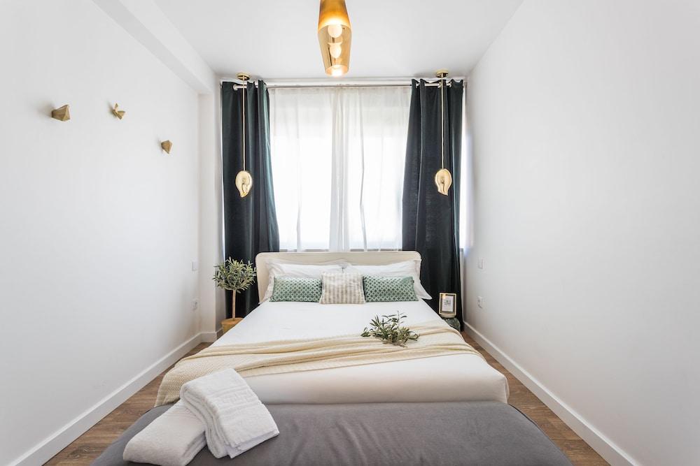 Lisbon Airport Suites