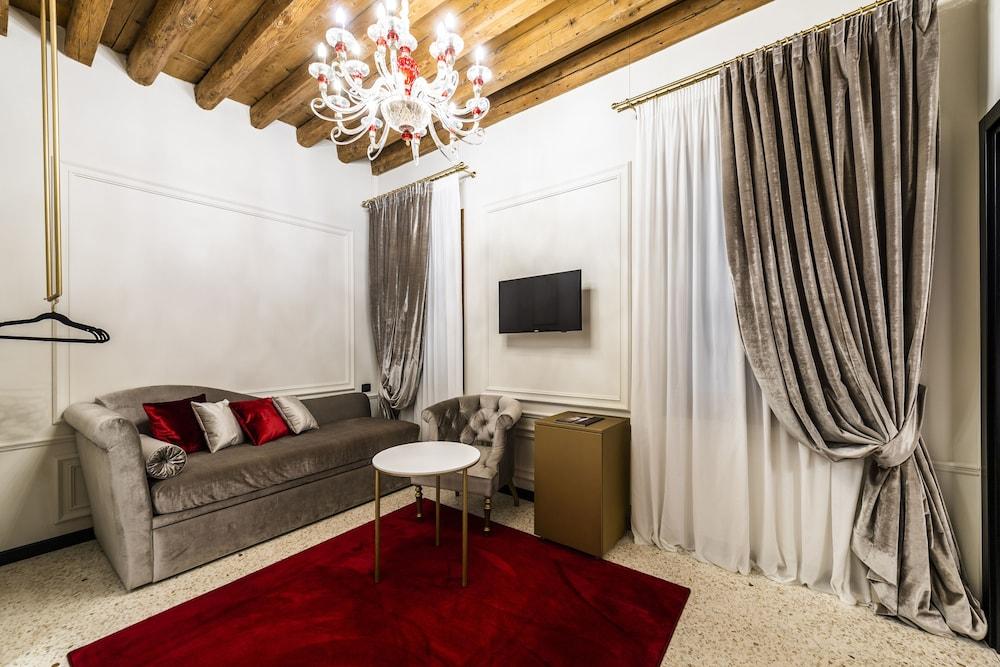 San Maurizio Luxury Suites