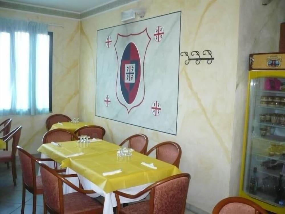 Rosa Hotel