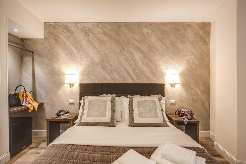 River Luxury Suites