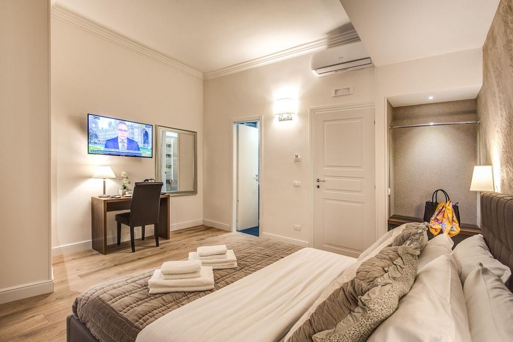 River Luxury Suites