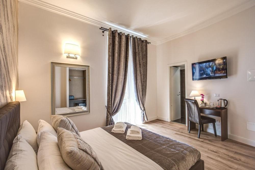 River Luxury Suites