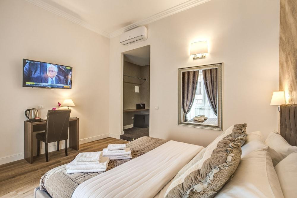 River Luxury Suites