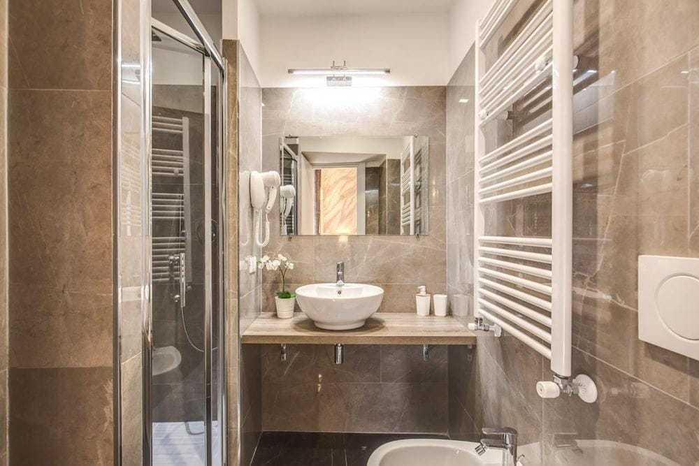 River Luxury Suites