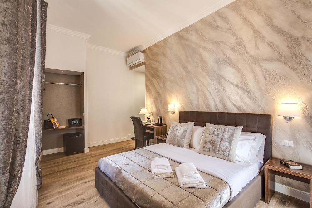 River Luxury Suites