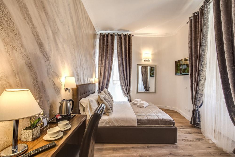 River Luxury Suites