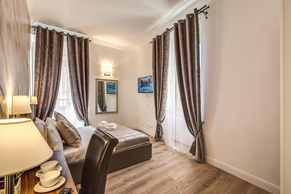 River Luxury Suites