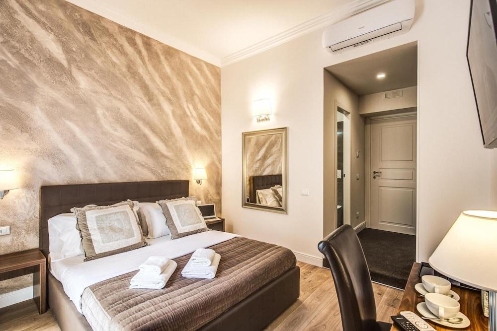 River Luxury Suites