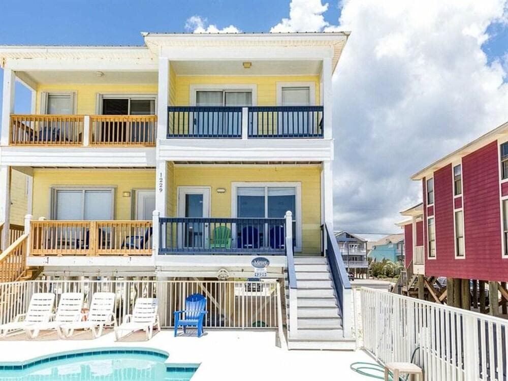 Blue Parrot 1 by Meyer Vacation Rentals