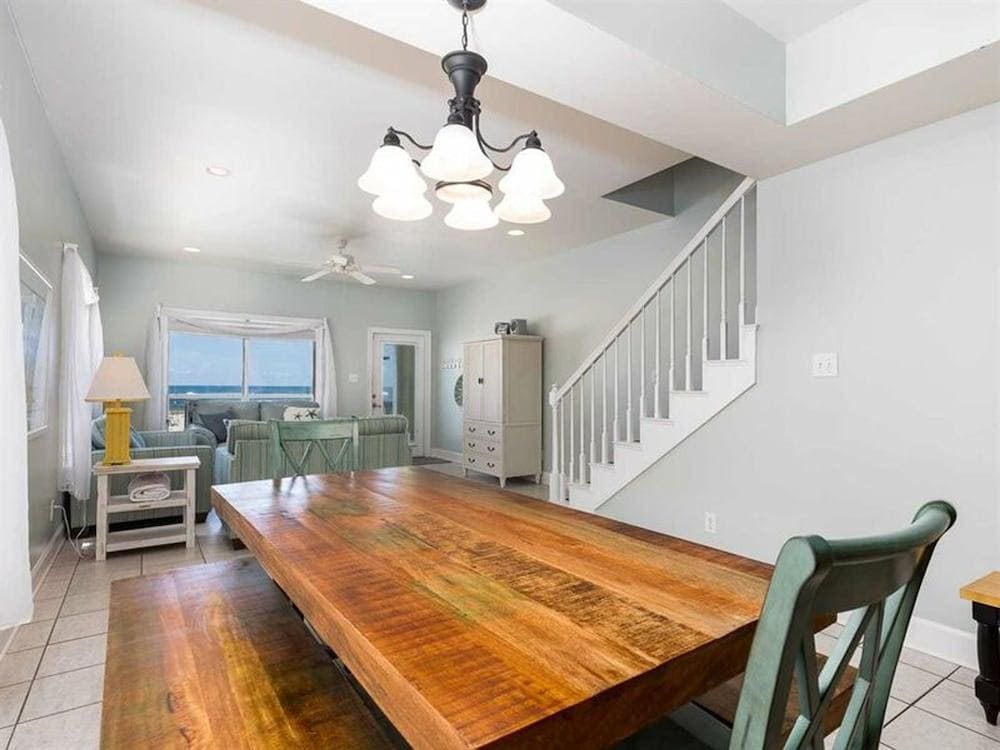 Blue Parrot 1 by Meyer Vacation Rentals
